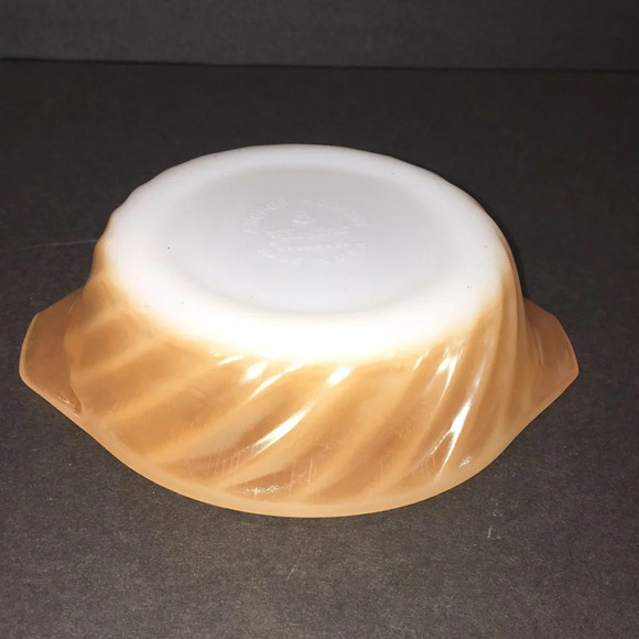 Vintage Fire King Anchor Hocking Small Baking Dish - Picture 2 of 5
